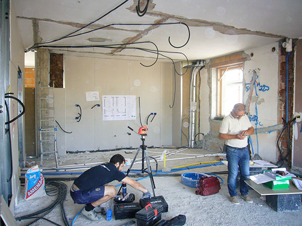 Seguiamo direttamente le fasi di cantiere Seguiamo direttamente le fasi di cantiere